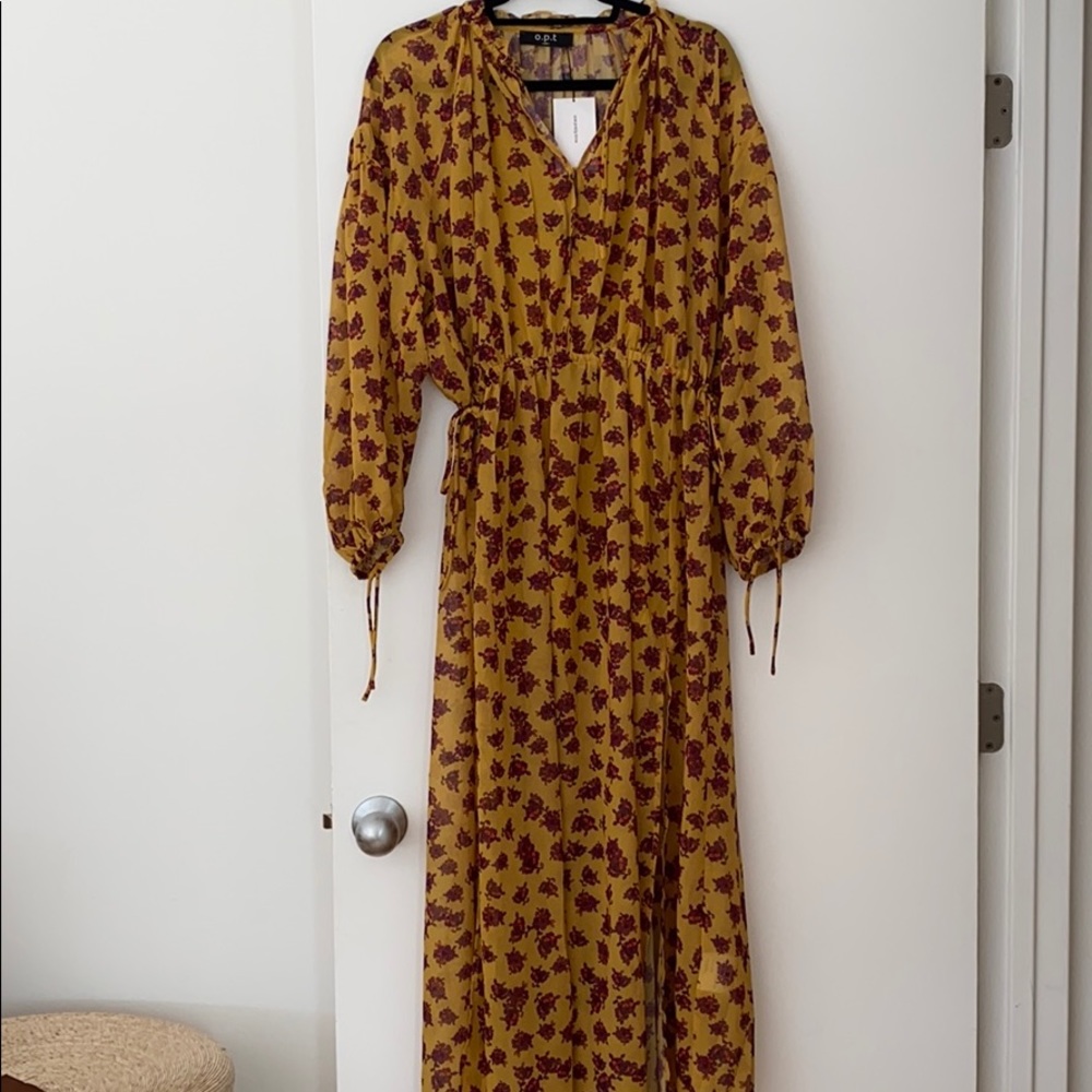 Dress - Picture 2 of 4